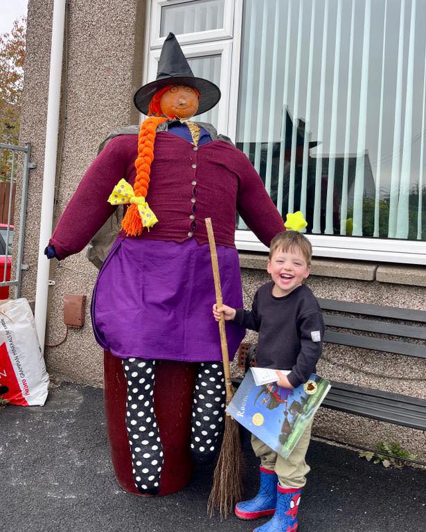 🌙 Scarecrow-Making Competition Kicks Off! 🎉